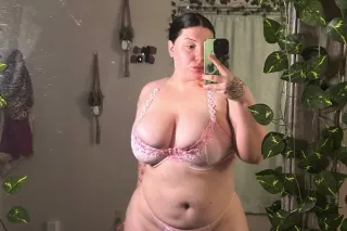 5'10 220 real thick real pretty Zoey photo 2
