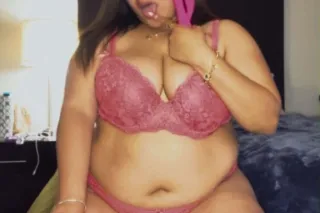 thick mexican in town 🇲🇽💋 i travel for a deposit 🫵🏽💛