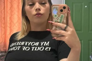 content, facetime, and snap!! just intime to play with jessica photo 2