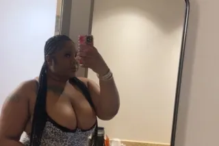 NEW CALI GIRL VISITING😘🍯 Cum Get MILKEDD 💦👅🫵🏻 photo 3