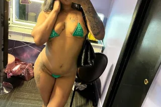 Ready to meet you😘👅 photo 4