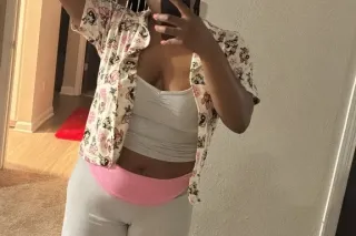 OUTCALLS photo 3