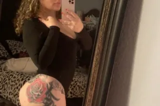 sexy latina w/ tattoos
