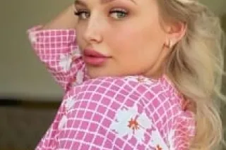 Sophie photo 4