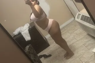 come have fun with a blasian babe😉🥰🥰!!HOSTING NOW! INCALLS, CARDATES,FT SHOWS,CONTENT NOW ❤
