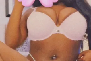Thick FunSize😏Chocolate 🍫 Petite BOMBSHELL 🤏🏾🔥 and AVAILABLE🚨DONT MISS YOUR CHANCE 😏 photo 4