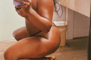 Thick FunSize😏Chocolate 🍫 Petite BOMBSHELL 🤏🏾🔥 and AVAILABLE🚨DONT MISS YOUR CHANCE 😏 photo 6