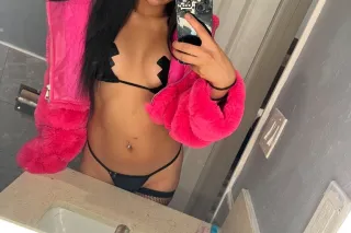🍭PRETTY PETITE LATINA 💋