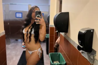COME FEEL MY THROAT BABE👅💦 photo 4