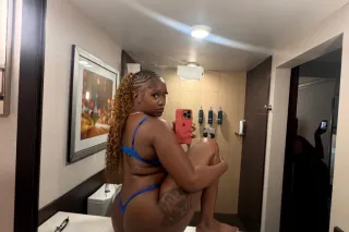 💦SQUIRT QUEEN READY TO SATISFY YOUR NEEDS ONLY// MILF MOMMY 💦🍩💦COME HAVE A DIP IN THE CHOCOLATE FACTORY 💦 photo 2