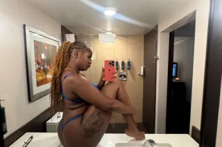 💦SQUIRT QUEEN READY TO SATISFY YOUR NEEDS ONLY// MILF MOMMY 💦🍩💦COME HAVE A DIP IN THE CHOCOLATE FACTORY 💦