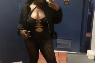 special going hmu 🙂‍↔😘 photo 3