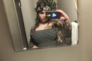 thick teen looking to have fun😋❤ photo 9