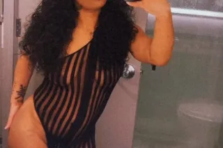 FOREIGN BADDIE LETS PARTY 🥳 photo 2