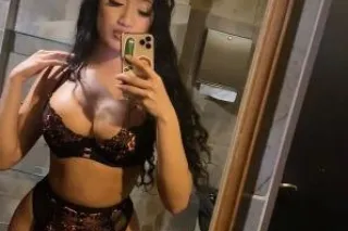 Beautiful BLASIAN MIX Girl HOSTING 😋😍🉐 GFE No Limits PARTY GIRL ❄❄❄