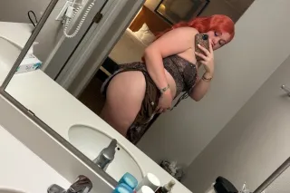 BLONDE BOMBSHELL SNOWBUNNY THICK WHITE GIRL this is what dreams are made of photo 4