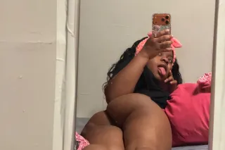 LET ME BE YOUR FAVORITE NOTIFICATION🥰😘 photo 3
