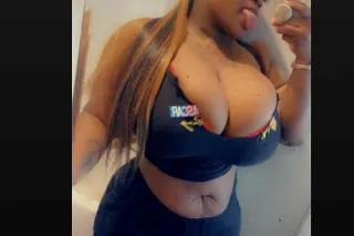 "1 Night Only Leave Tomorrow" Come See Big Mama! THE REAL NASTYY DICK EATERRR!! " Thick BBW BIG GIRL Biggest Breast Fat Asssss🍑💦 Party Girl❄❄