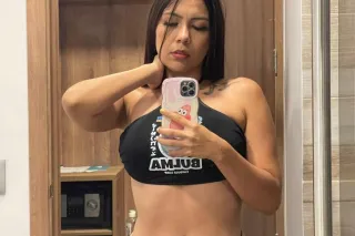 sexy latina in town photo 4