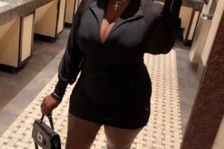 outcalls .. & facetime shows . photo 6
