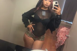 SEXYY THICC MAMIII😛😘 photo 4