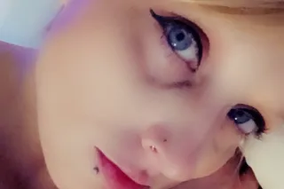 DD PAWG thick thighs pretty eyes photo 6
