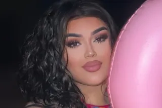 SEXY ARABIC TGIRL photo 2