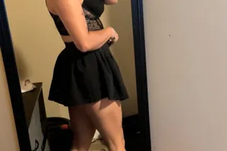 I'm a Latina girl 😻🤤 I'm always available to please you 🤤
