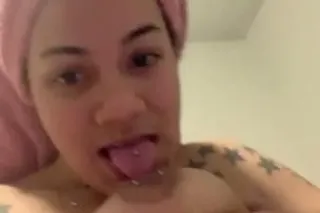 THICK LATINA MAMI READY 2 HAVE SOME FAN💦😻 24/7👉
