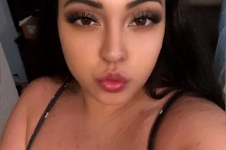 Sweet sexy exotic babe