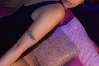 TWO SEXY WOMEN WAITING FOR YOU photo 2