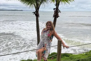 Spanish Latin woman photo 9