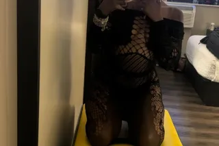 YOUR CHOCOLATE CRAVING STARTS HERE 💋🍫💦 photo 2
