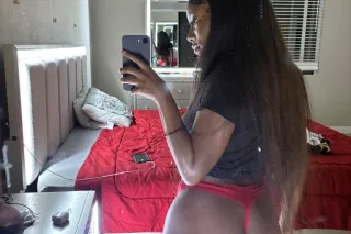Come Get A Piece Of This GA Peach 🫦🍑💦 photo 3