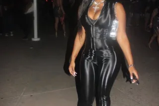 brownskin w tight wet pussy