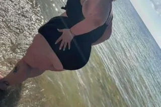 voluptuous VIXEN 67 IN AZZ photo 10