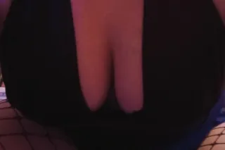 Sexy White girl needs you now......