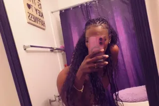 pretty asf with sum good ass pussy 🤏🏾🏆💰