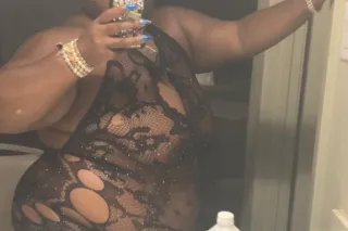 Bubbles back on the city for tonight only Outcalls only at the moment or come get me a room 🫧✅ photo 4