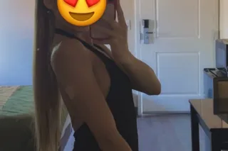 Petite bombshell 😍💕 In your city now!! 💫