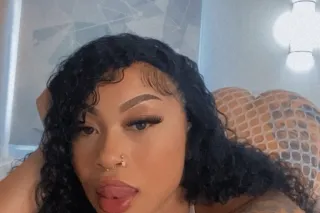New in town 😘✨🍯 photo 3