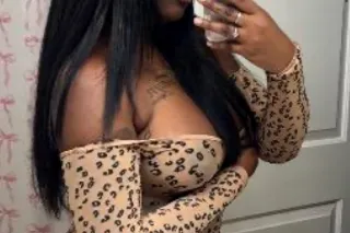 QV SPECIAL ! Come have some fun with a sexy, thick chocolate. 🤎😉 photo 4