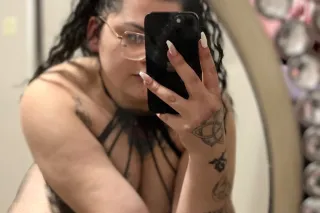 BBW snowbunny — sweet, seductive, and impossible to forget. Incalls • outcalls • car dates. No rush, just good vibes.